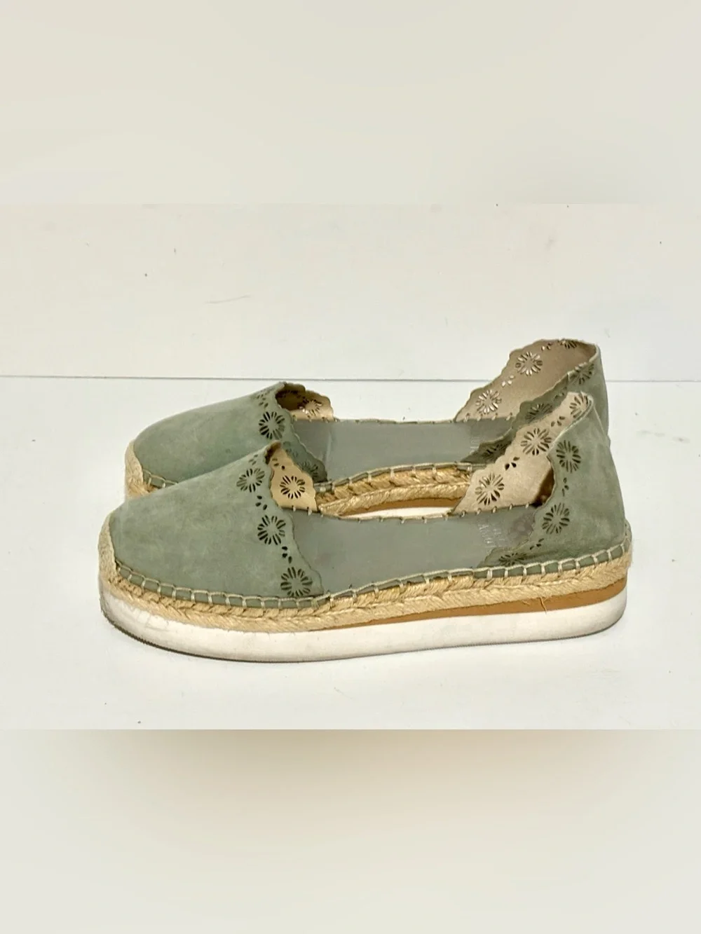 Vince Camuto Breshan Sage Green Platform Espadrille Size 7